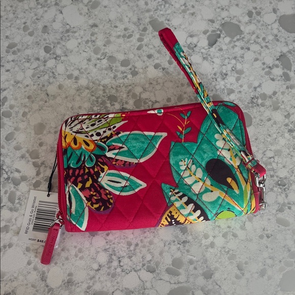 Vera Bradley RFID Red Patterned Grab & Go wristlet Rumba - Picture 5 of 10